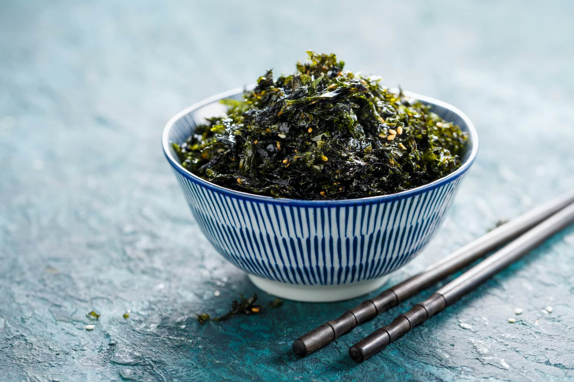 Geröstete Nori-Algenblätter mit Sesam und Meersalz